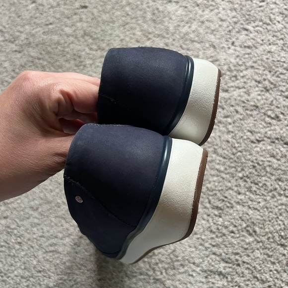 Joya Womens Size 42.5 / 10.5 US Clara Navy Casual Slip-On Low-Profile Sneakers - Picture 2 of 6